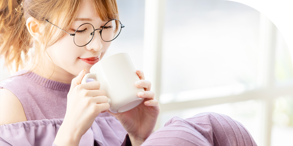 デトックス中の女性のイメージ画像