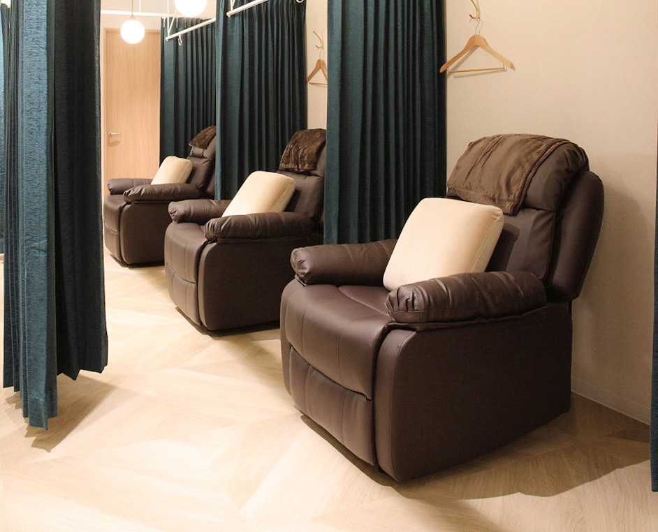 30クリニックの実際の半個室の点滴ルーム